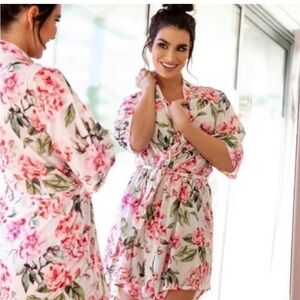 Show Me Your Mumu. Brie Robe in Garden. O/S.